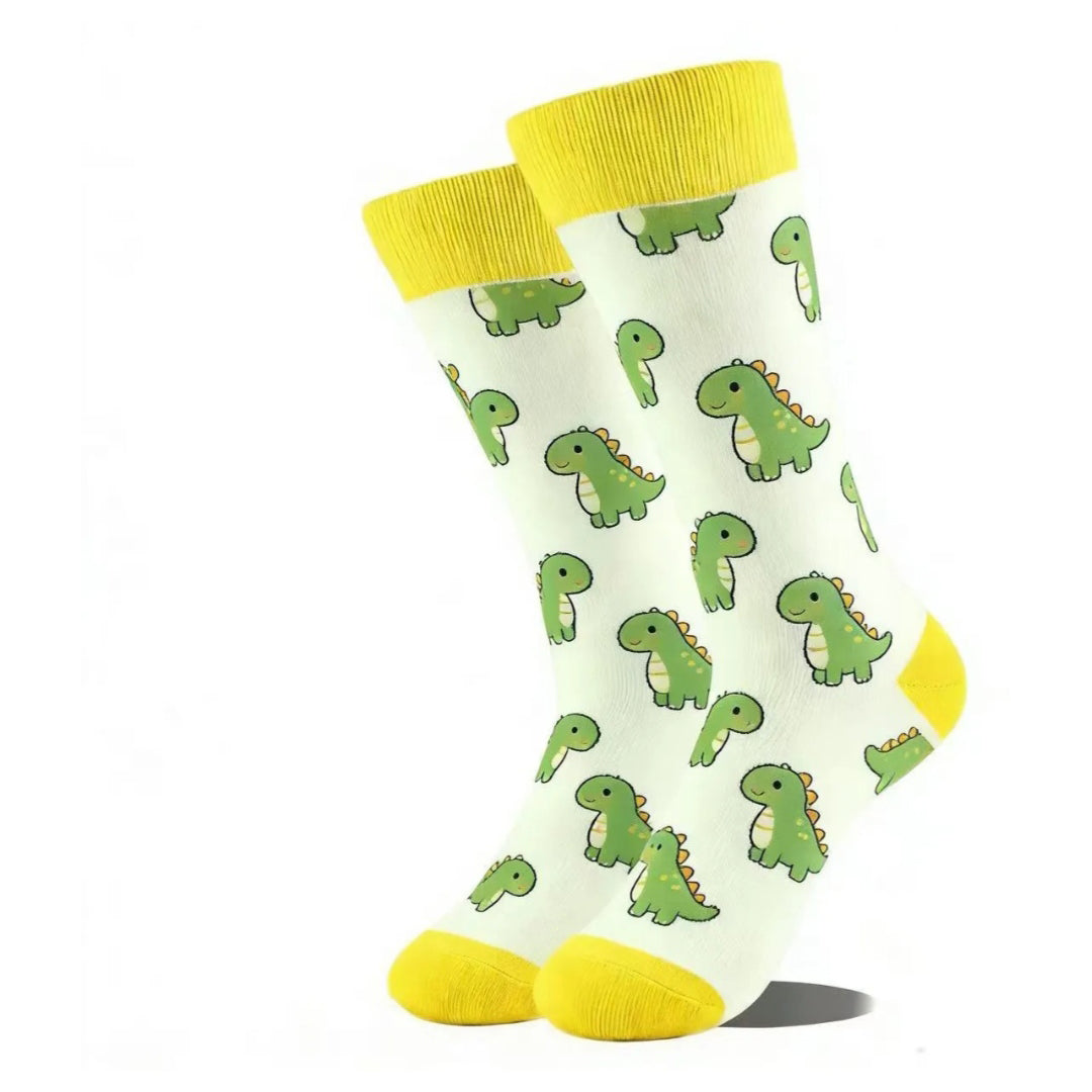 Chaussettes fantaisies avec des petits dinosaures verts. Fun et kawaii.
Cadeau idéal homme et femme 