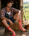 Paire de chaussettes rouge clair avec des petites poules kawaii